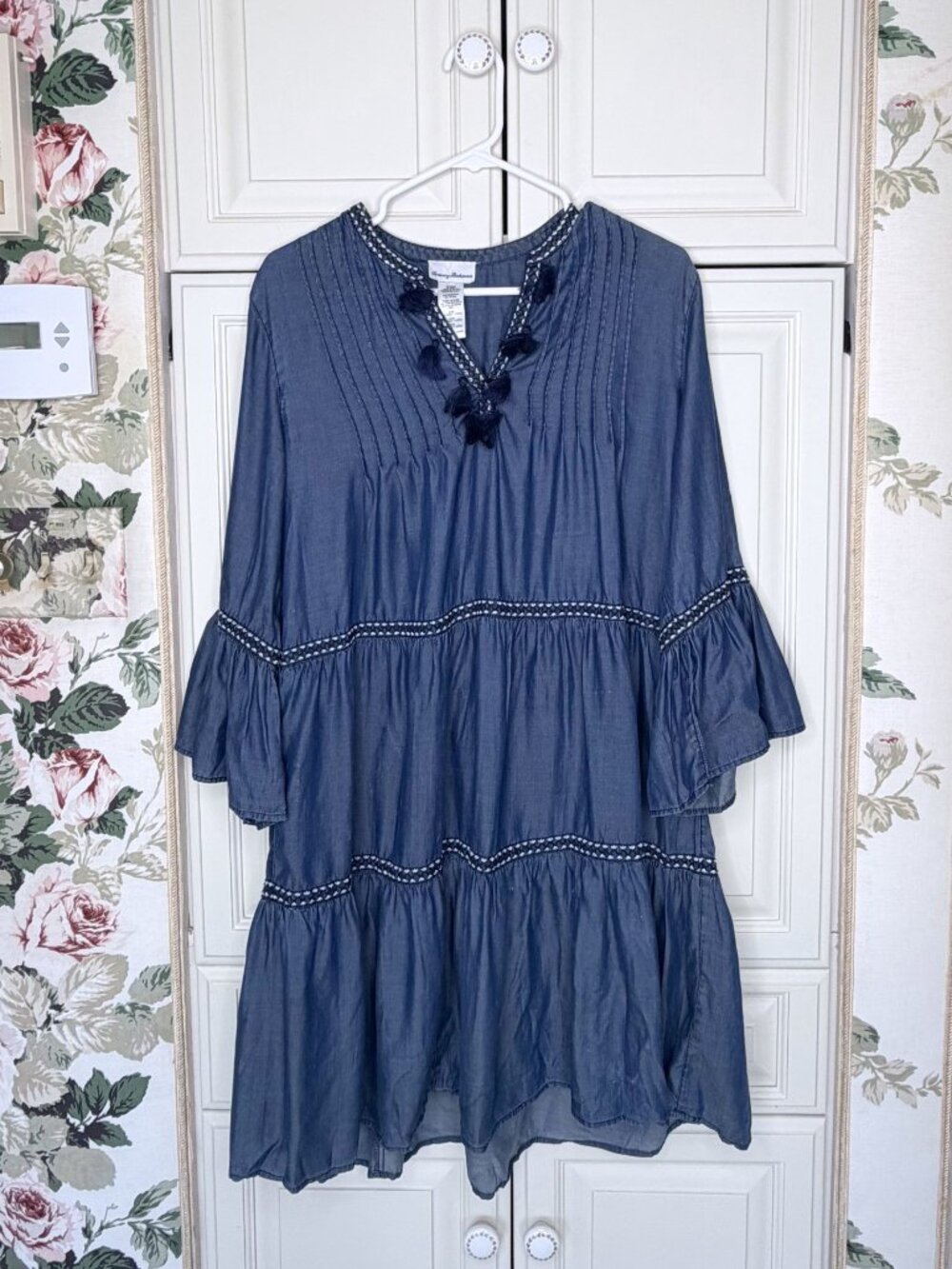 Tommy Bahama Embroidered Chambray Cover-Up Dress M - Picture 3 of 5